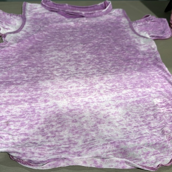 Chaser Cold Shoulder Kids Size 4 purple distressed top - Picture 4 of 5